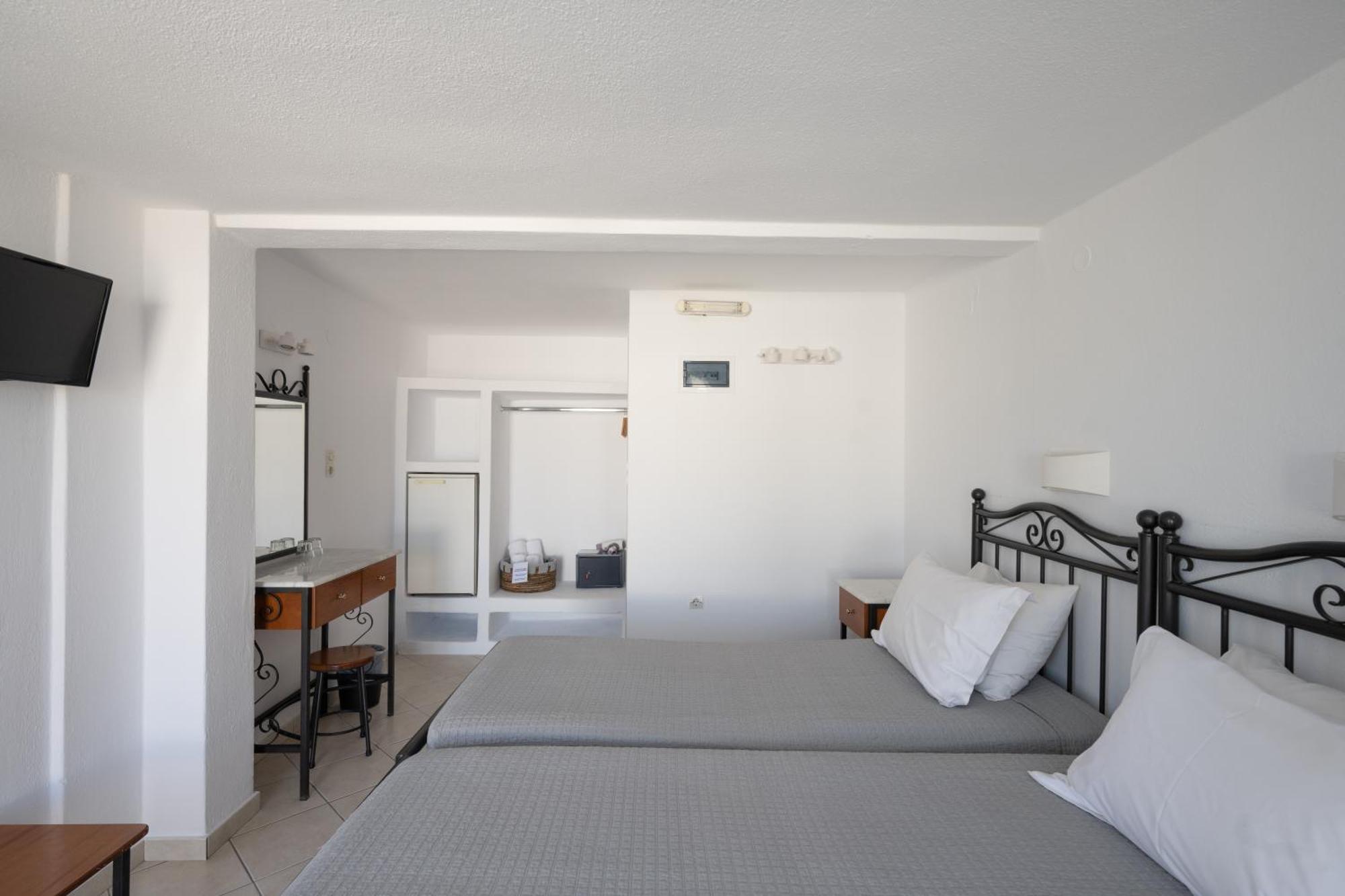 Anixi Hotel Ornós Eksteriør bilde